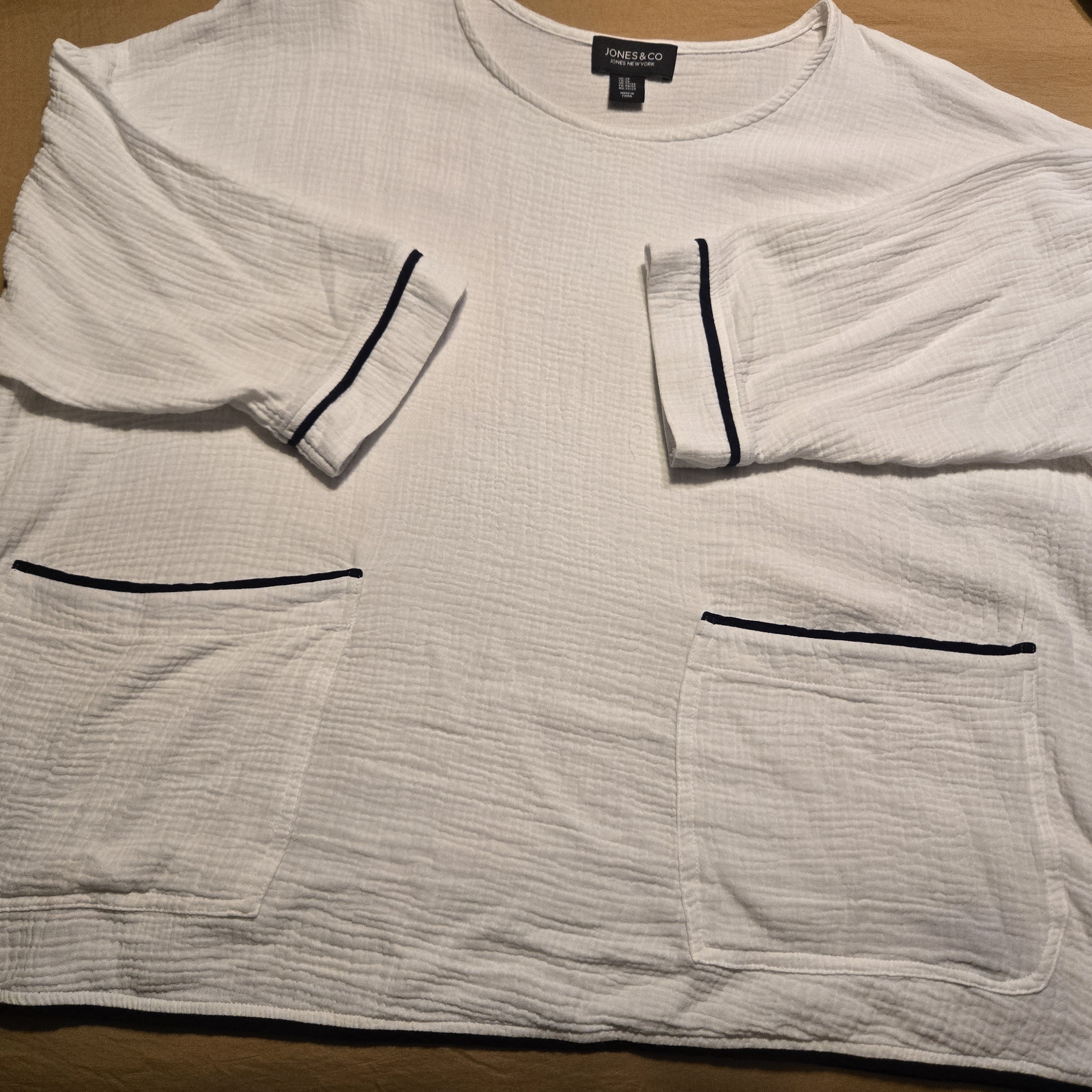 Jones New York White Top With Black Trim